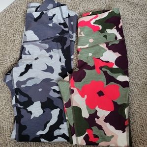 Old navy sz Small set of 2 camo flower leggings